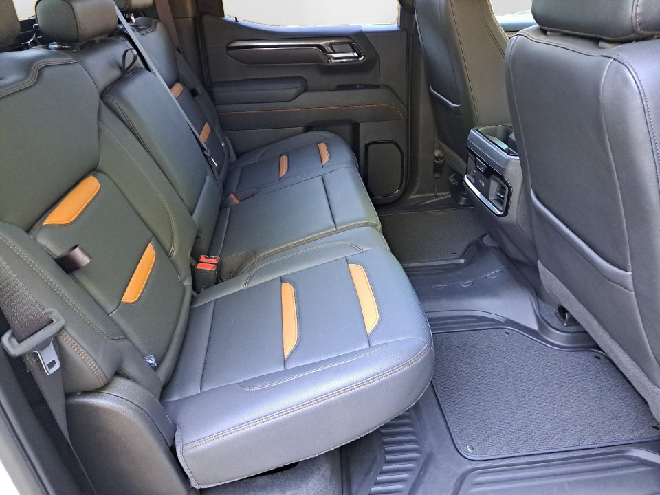 Used 2025 GMC Sierra 1500 AT4 w/ AT4 Premium Package AWD/4WD image 14