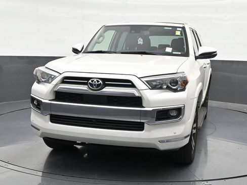 Used 2023 Toyota 4Runner Limited AWD/4WD image 9