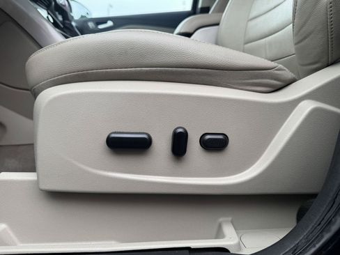 Used 2013 Ford C-MAX Energi SEL FWD image 14