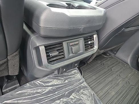 Used 2025 Ford F150 Platinum w/ FX4 Off-Road Package AWD/4WD image 21