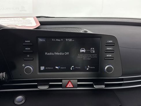 Used 2025 Hyundai Elantra Blue FWD image 13