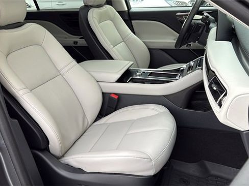 New 2025 Lincoln Aviator Premiere image 10