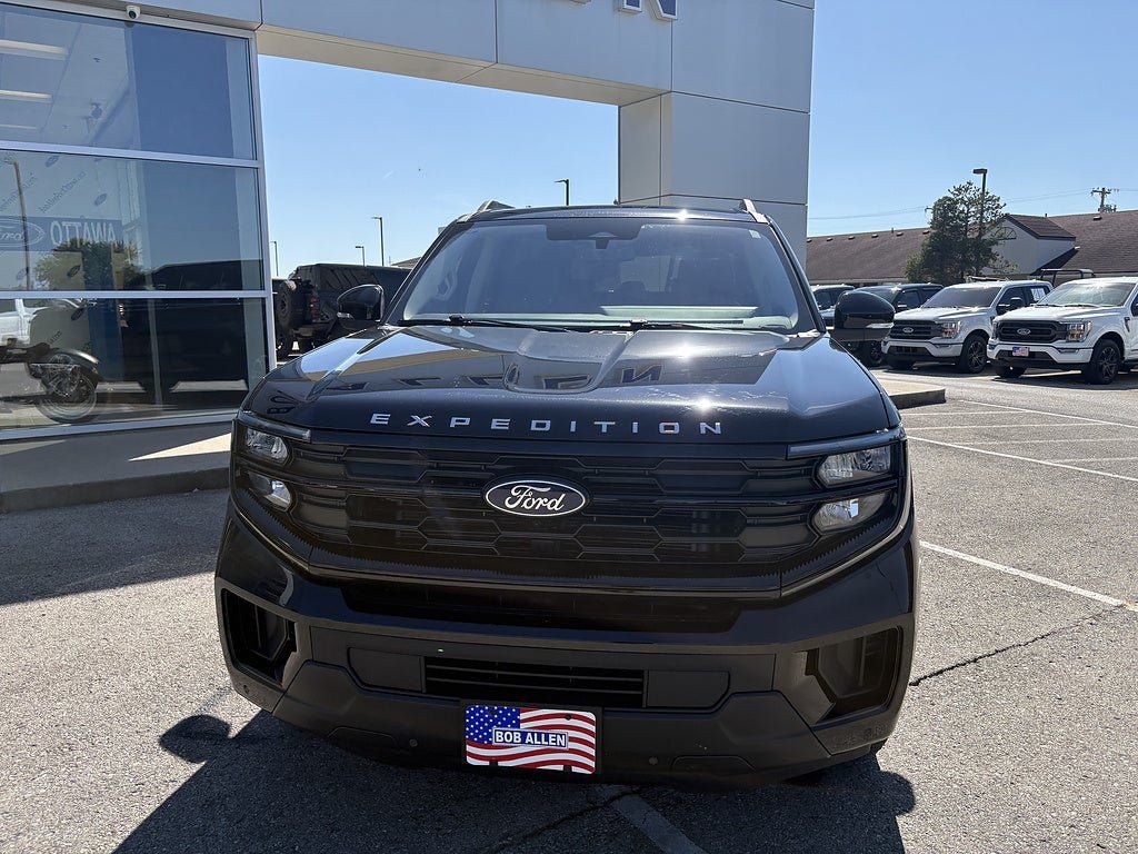 Used 2025 Ford Expedition Max Active AWD/4WD image 22