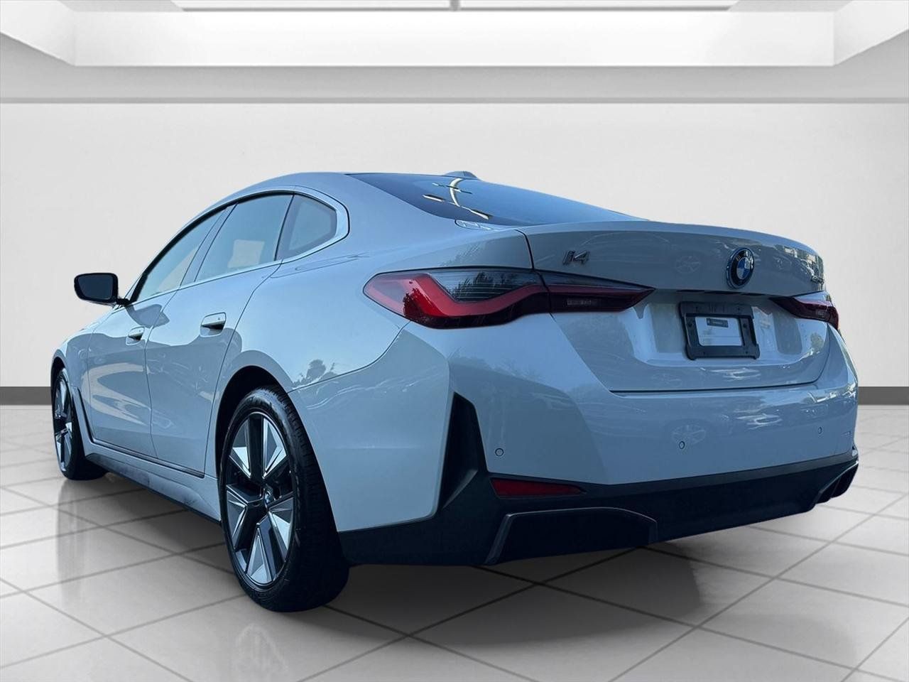 Used 2024 BMW i4 eDrive35 w/ Premium Package RWD image 3