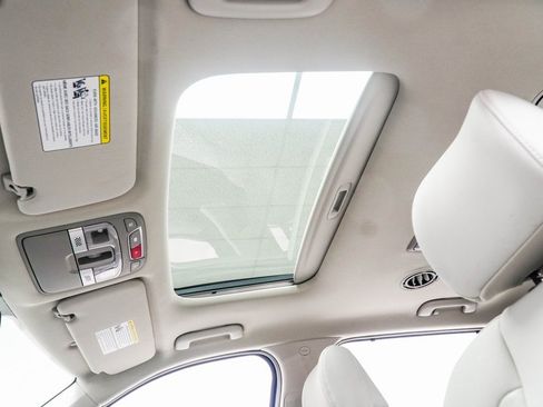 Used 2024 Kia Telluride EX w/ EX Captain's Chair Package image 37