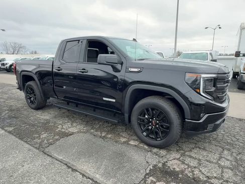 Used 2025 GMC Sierra 1500 Elevation AWD/4WD image 2