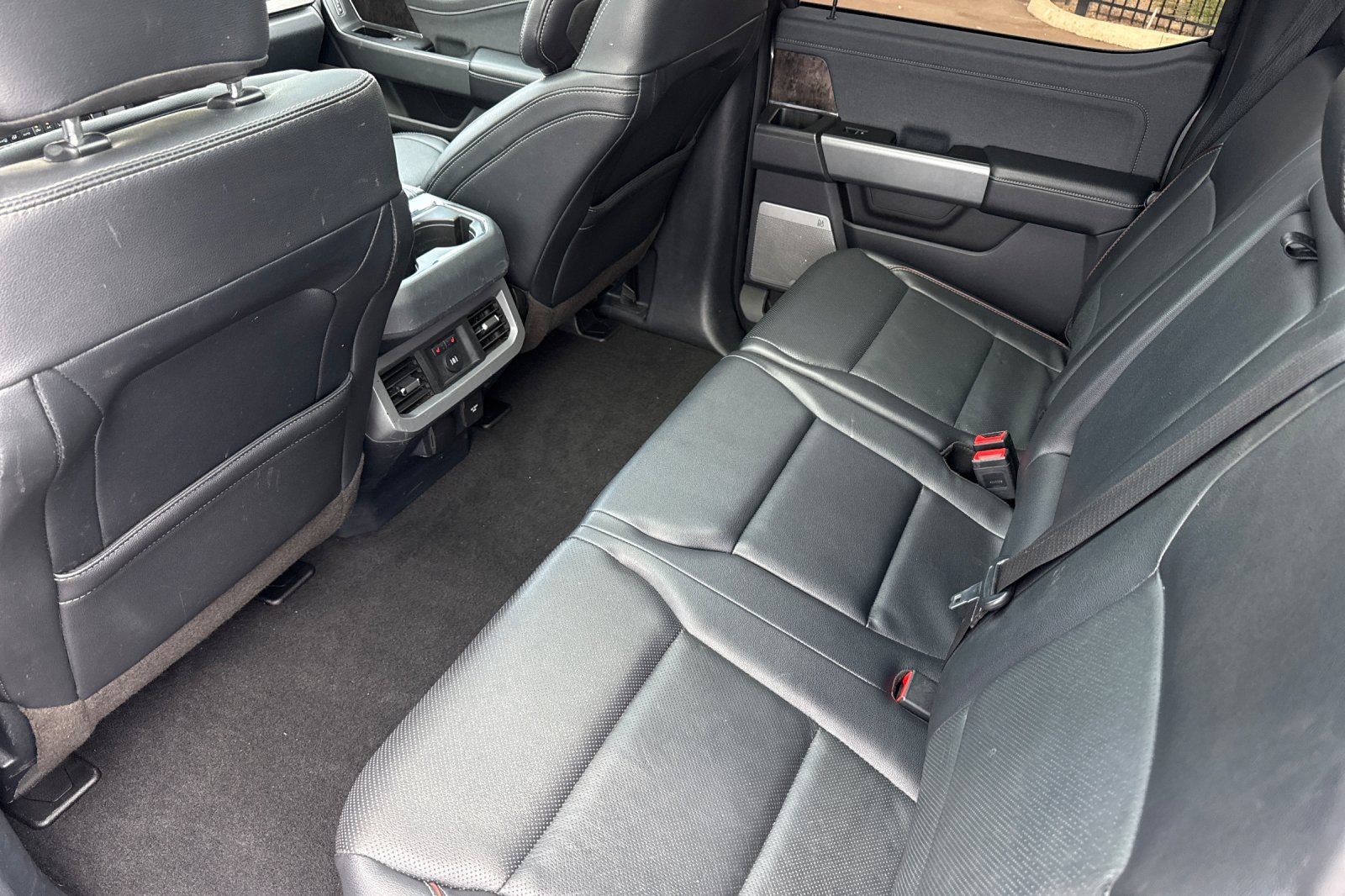 Used 2023 Ford F350 Lariat w/ Lariat Ultimate Package AWD/4WD image 12