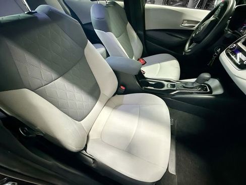 Used 2021 Toyota Corolla LE image 27