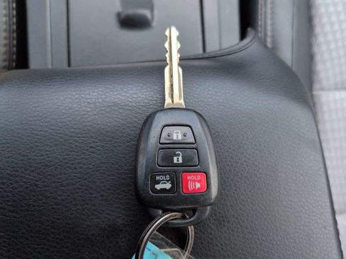 Used 2012 Toyota Camry SE FWD image 25