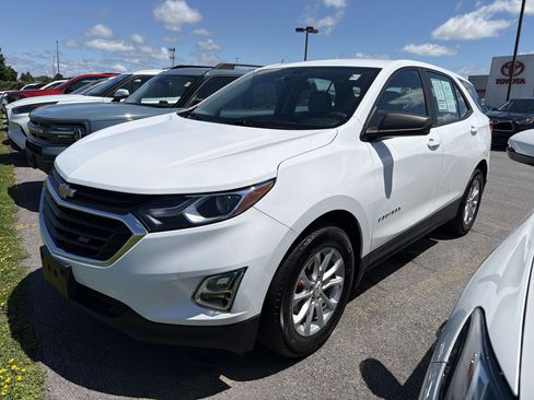 Used 2021 Chevrolet Equinox LS FWD image 4