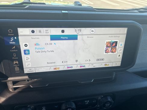 Used 2025 Jeep Gladiator Sport image 31