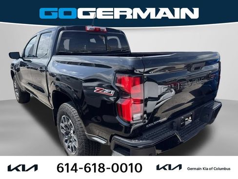 Used 2023 Chevrolet Colorado Z71 w/ Z71 Convenience Package 2 AWD/4WD image 3