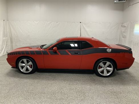 Used 2009 Dodge Challenger SRT8 w/ SRT Option Group II RWD image 2