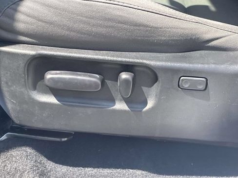 Used 2022 Toyota Tacoma SR5 w/ Technology Package RWD image 16