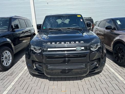 Used 2022 Land Rover Defender 110 XS Edition AWD/4WD image 2