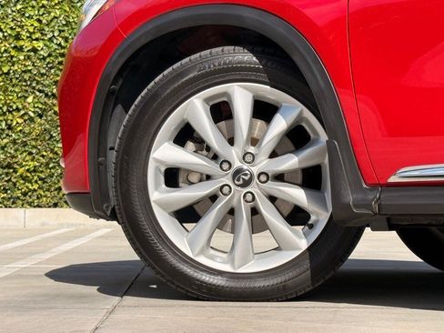 Used 2019 INFINITI QX50 Essential w/ Premium Heat Package image 9