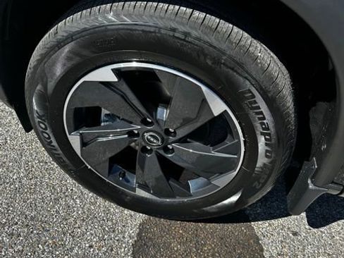 New 2026 Nissan Rogue SV image 8