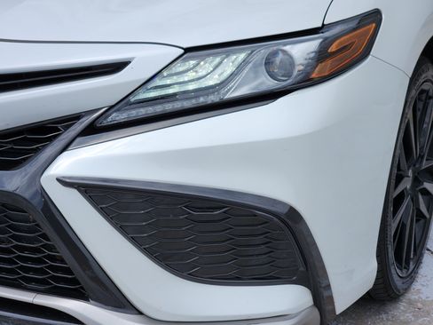 Used 2024 Toyota Camry XSE FWD image 11