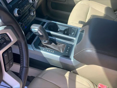 Used 2019 Ford F150 Lariat w/ Equipment Group 502A Luxury RWD image 17