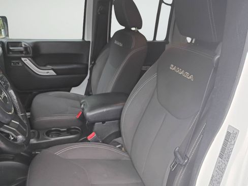 Used 2017 Jeep Wrangler Unlimited Sahara w/ Max Tow Package AWD/4WD image 13