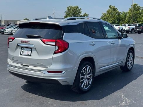 Used 2022 GMC Terrain Denali w/ Denali Premium Package AWD/4WD image 3