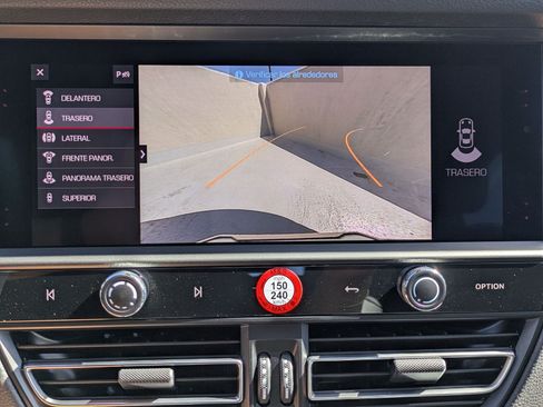 Certified 2026 Porsche Macan AWD/4WD image 19