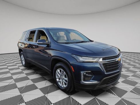 Certified 2023 Chevrolet Traverse LS w/ Safety Package FWD image 3