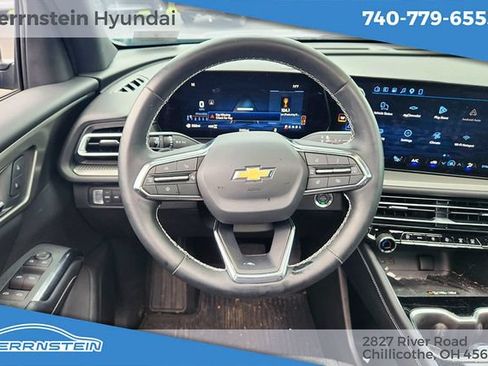 Used 2026 Chevrolet Traverse LT w/ Sun and Wheel Package AWD/4WD image 7