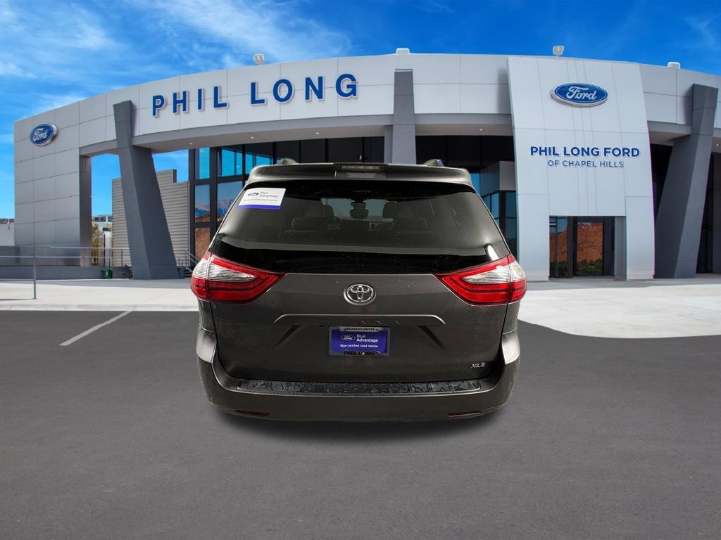 Used 2020 Toyota Sienna XLE FWD image 4