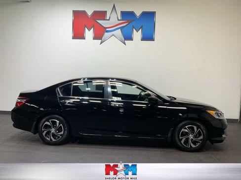 Used 2017 Honda Accord LX image 1