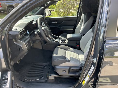 Used 2026 Toyota Tacoma TRD Sport image 16