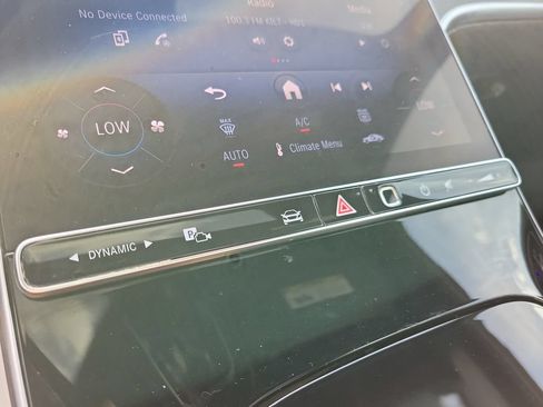 Used 2025 Mercedes-Benz C 300 4MATIC Sedan image 28