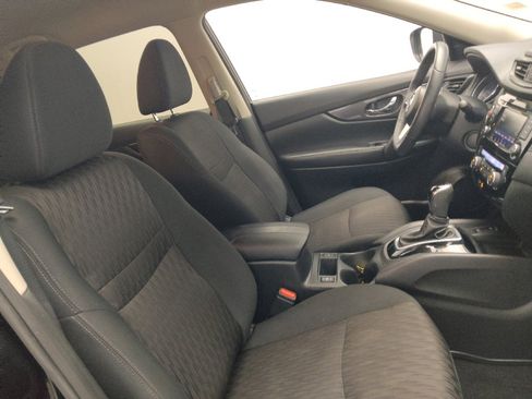 Used 2020 Nissan Rogue SV w/ Premium Package FWD image 21