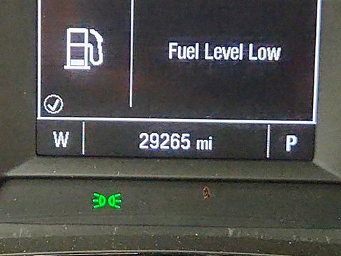 Used 2025 Chevrolet Trax RS FWD image 12