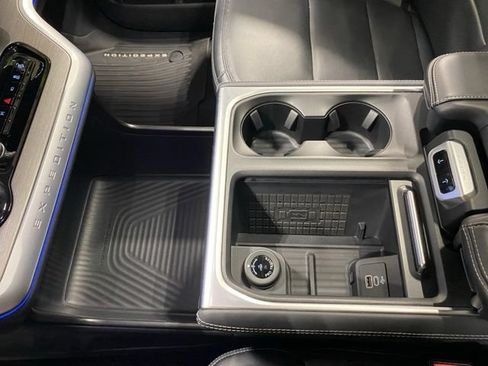 Certified 2025 Ford Expedition Max Platinum w/ Driver's Package AWD/4WD image 36