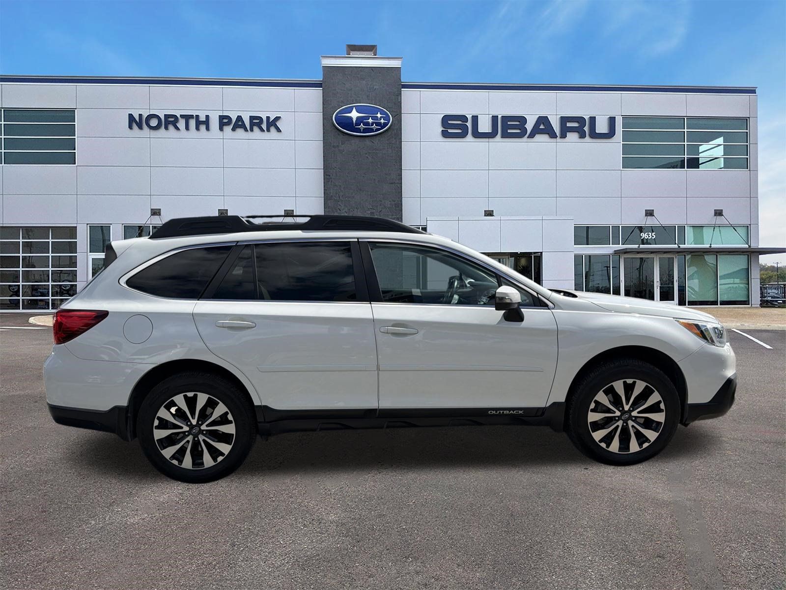 Used 2017 Subaru Outback 2.5i Limited AWD/4WD image 2