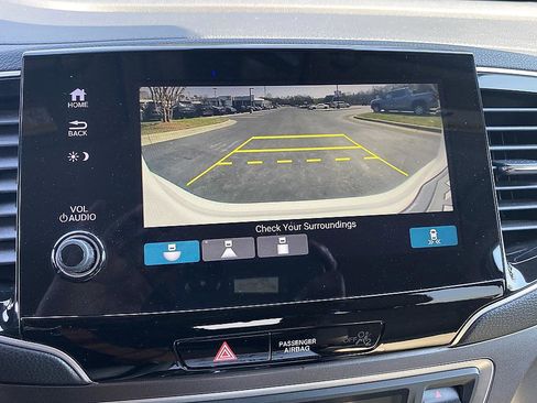 Used 2021 Honda Pilot EX image 16