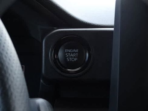 Used 2025 Toyota Tacoma SR5 image 31