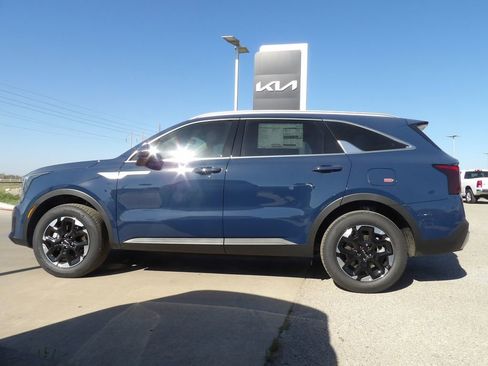 New 2026 Kia Sorento S image 1