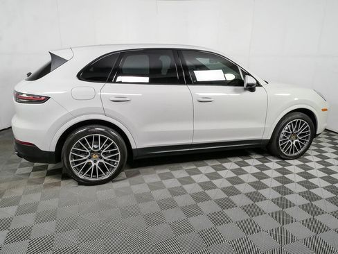 Certified 2022 Porsche Cayenne AWD/4WD image 29