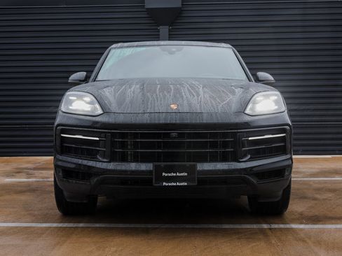 Certified 2024 Porsche Cayenne image 10