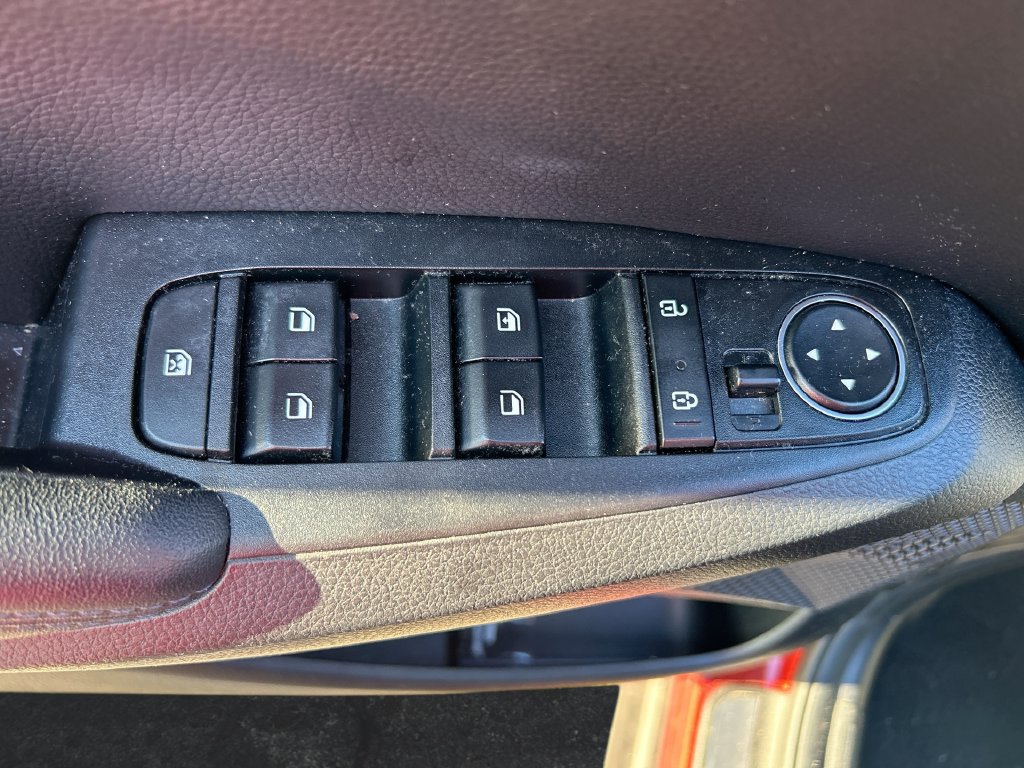 Used 2023 Kia Seltos S w/ Navigation Package FWD image 12