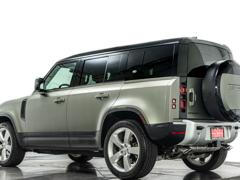 Used 2024 Land Rover Defender 110 SE image 37