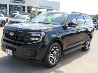 New 2026 Ford Expedition Active RWD video 2