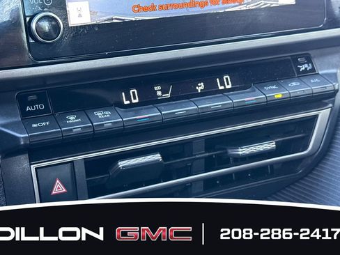 Used 2025 Toyota Camry SE FWD image 19