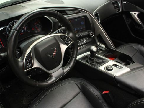Used 2017 Chevrolet Corvette Stingray Coupe w/ 1LT RWD image 22