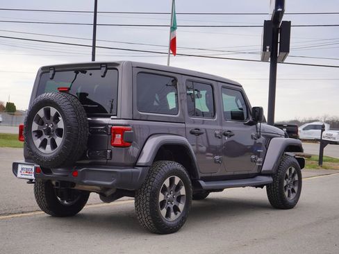 Used 2018 Jeep Wrangler Unlimited Sahara image 7