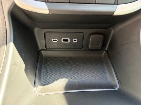 Used 2024 GMC Terrain SLE w/ Driver Convenience Package FWD image 14