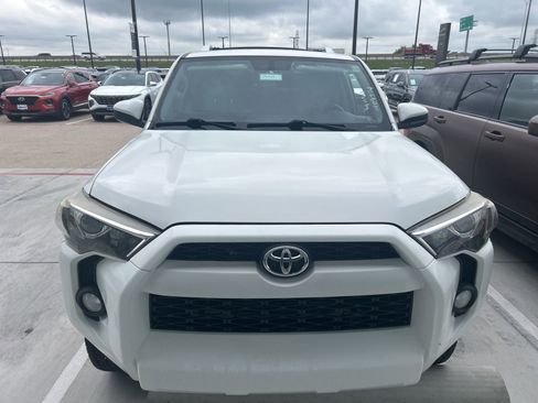 Used 2015 Toyota 4Runner SR5 AWD/4WD image 2