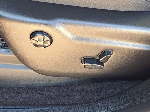 Used 2019 Jeep Grand Cherokee Laredo w/ Security & Convenience Group image 6